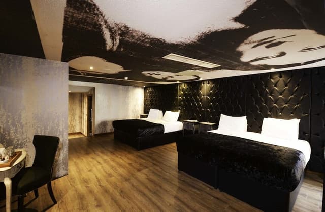 Luxury Room, Jetted Tub (sleeps 6)