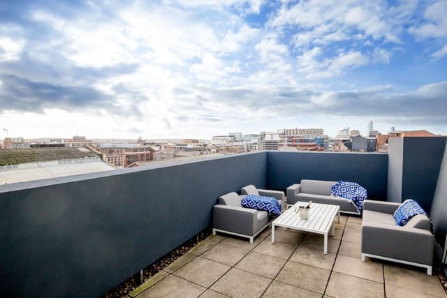 Luxury Penthouse, Multiple Beds, Hot Tub, River View