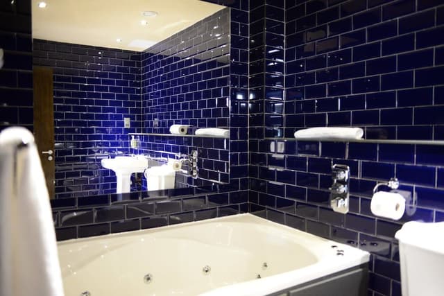 Luxury Room, Jetted Tub (sleeps 6)