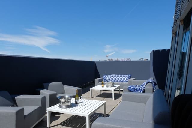 Luxury Penthouse, Multiple Beds, Hot Tub, River View