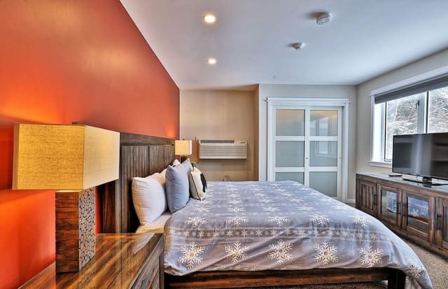 Condo, 1 Bedroom