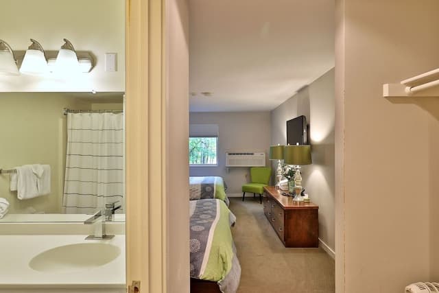 Condo, 2 Bedrooms