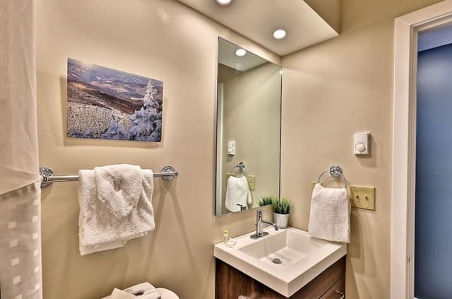 Condo, 2 Bedrooms