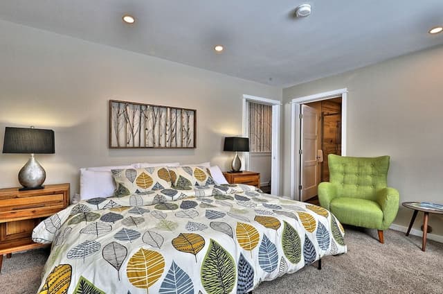 Condo, 2 Bedrooms