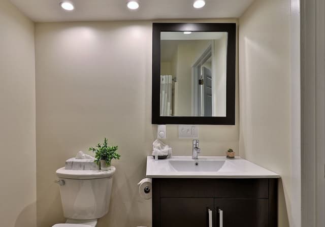 Condo, 2 Bedrooms