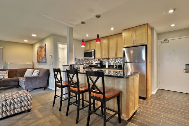 Condo, 2 Bedrooms