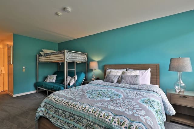 Condo, 2 Bedrooms