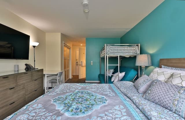 Condo, 2 Bedrooms