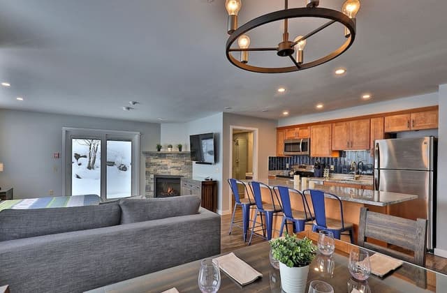 Condo, 2 Bedrooms