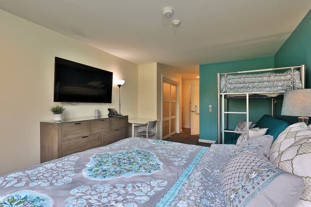 Condo, 2 Bedrooms