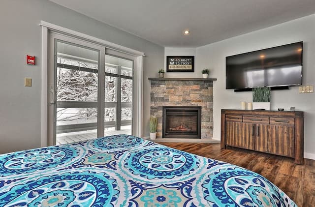 Condo, 2 Bedrooms