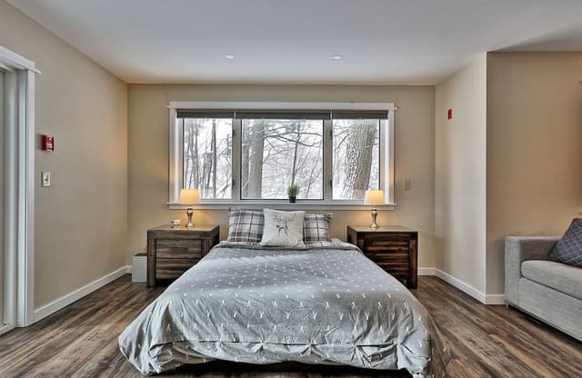 Condo, 2 Bedrooms