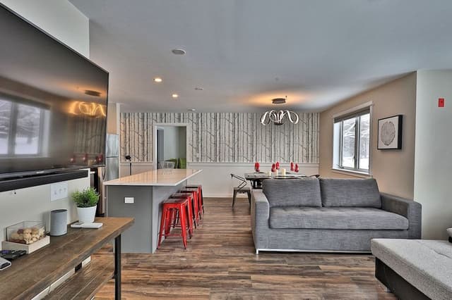 Condo, 2 Bedrooms