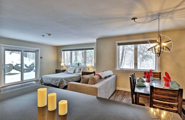 Condo, 2 Bedrooms