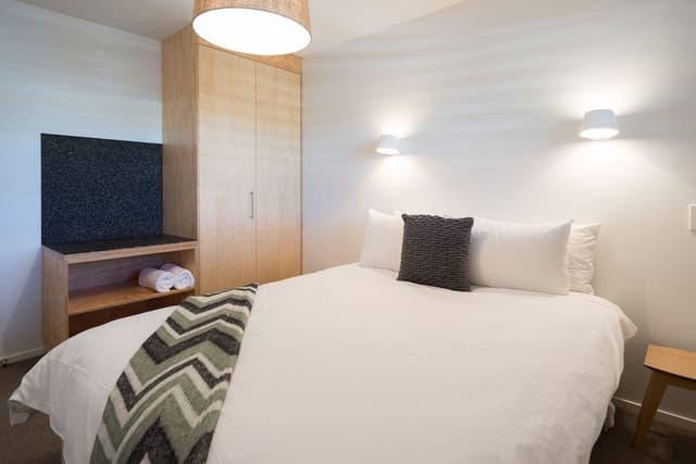 Apartment, 2 Bedrooms, Partial Sea View