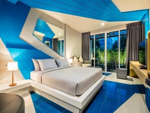 แอททีเรีย สวีท (Atelier Suites)1
