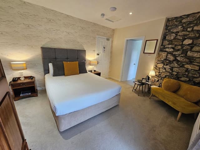 Cosy Loch Room