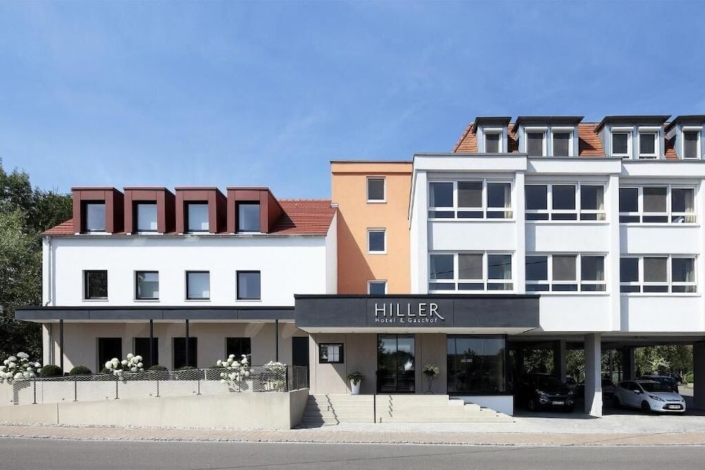 Hiller1