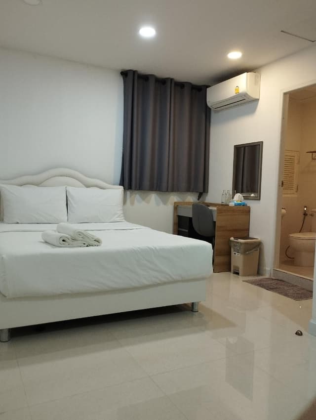 1-Bedroom Deluxe Apartment