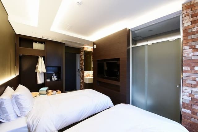 American Standard Twin Room