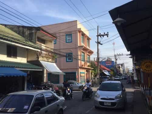 Baan Nai Nakhon Baan Nai Nakhon
