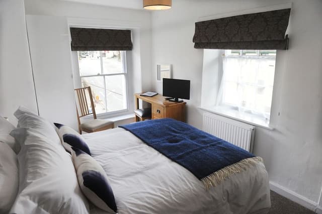 Double Room (Small - No Pets)