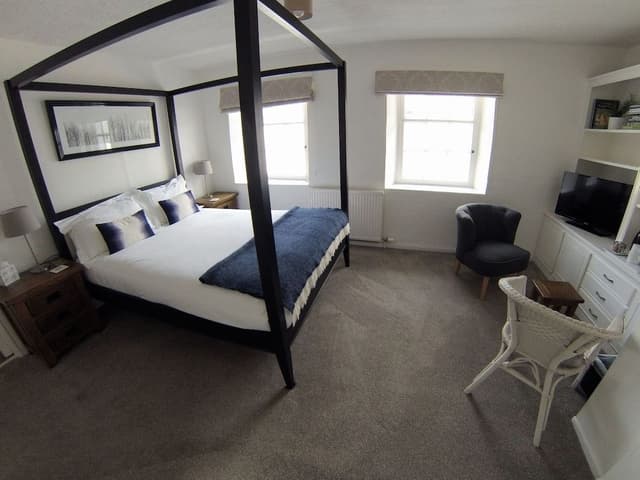 Double Room (Four Poster - No Pets)