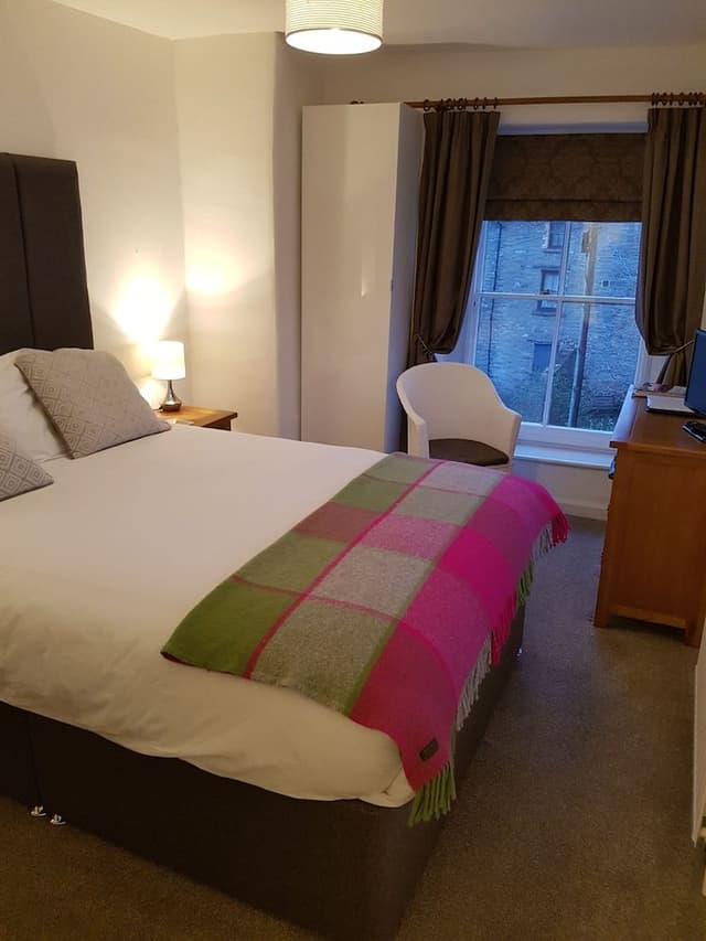 Double Room (Small - No Pets)