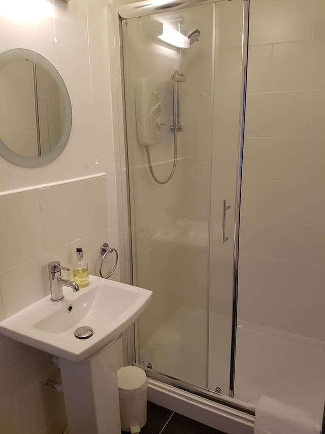 Double Room (Small - No Pets)
