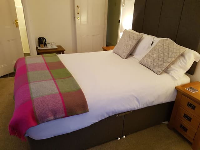 Double Room (Small - No Pets)