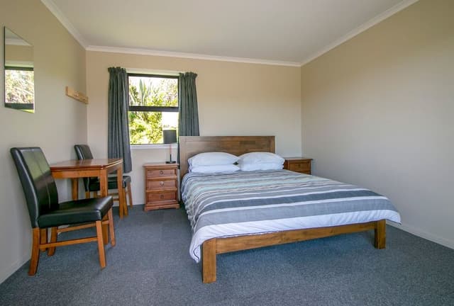 Standard Queen Cabin