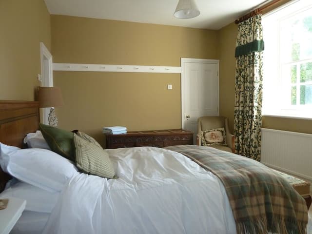 Luxury Double Room (Ensuite Shower Room, School View)