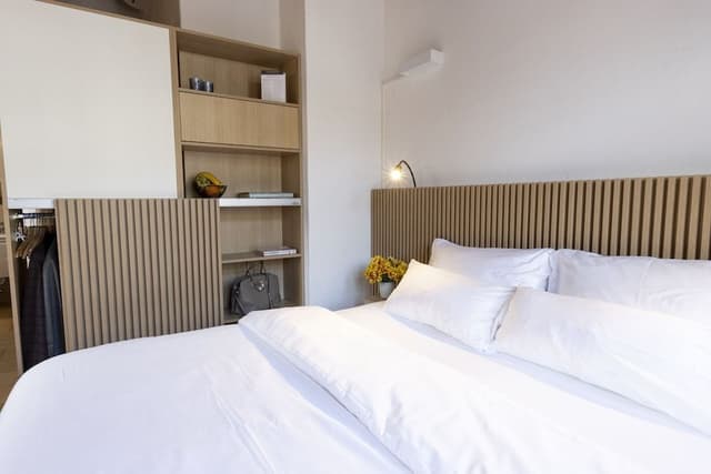 Deluxe Studio, 1 King Bed, Kitchen