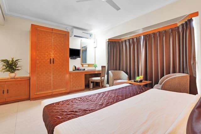 Deluxe Twin Room, City View