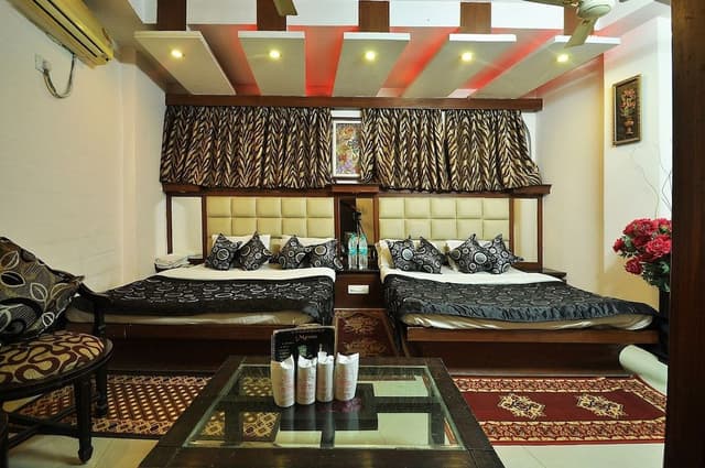 Family Quadruple Room, 2 Double Beds, Non Smoking, City View