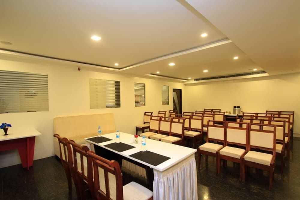 Fab Ni Ambaari Suites3