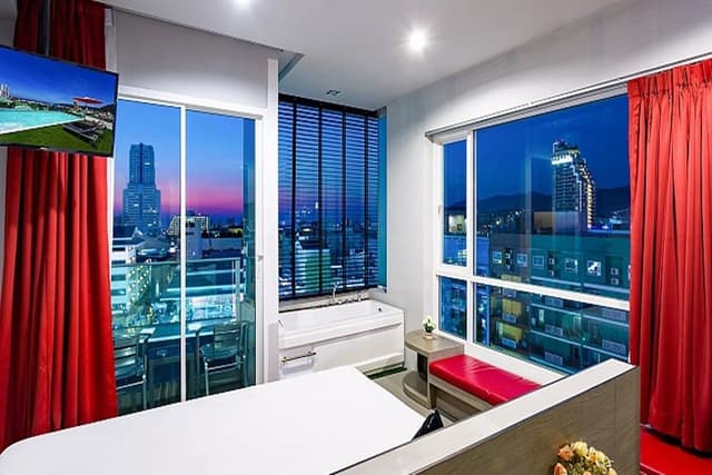 Grand Deluxe Room Only