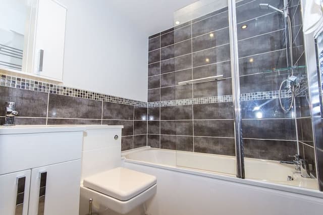 1 Bed - Below Deck
