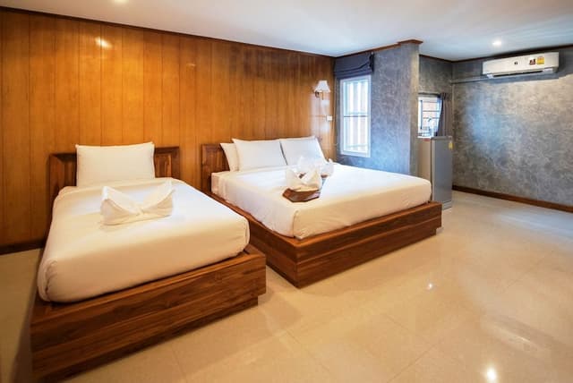 Deluxe Twin Room
