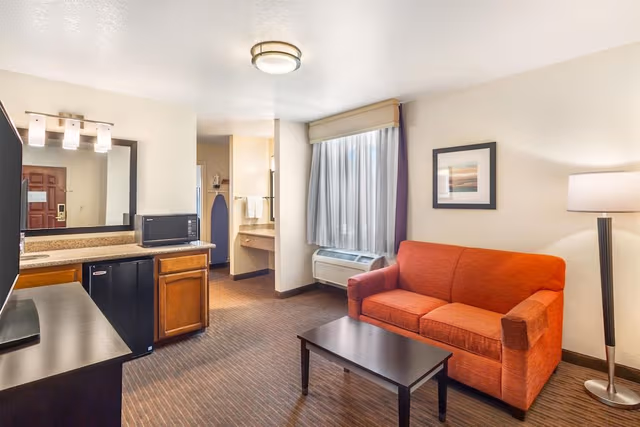 Suite, 1 King Bed, Non Smoking, Refrigerator & Microwave (with Sofabed)