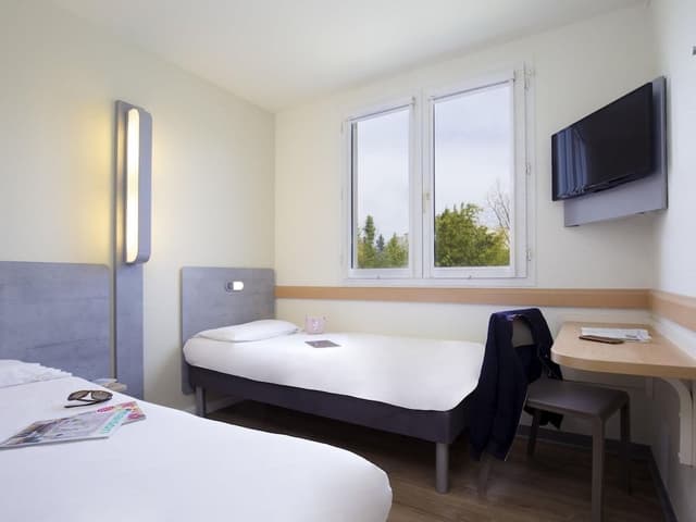 Triple Room, Multiple Beds