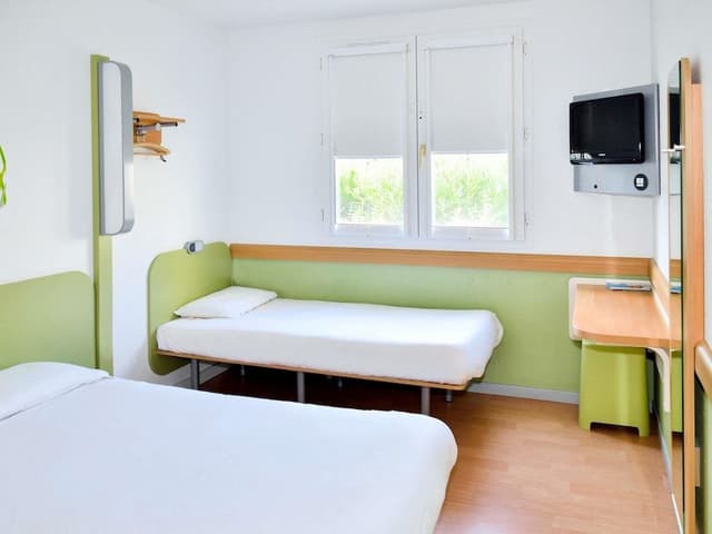 Triple Room, Multiple Beds