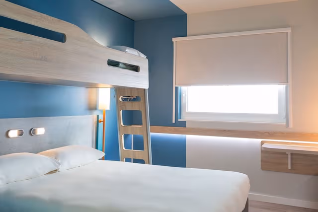 Room, Multiple Beds