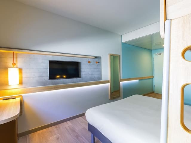 Room, Multiple Beds