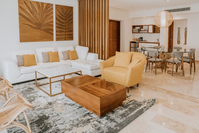 Deluxe Master Suite
