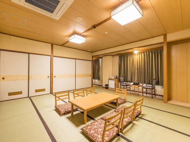 Japanese Room With Shared Washroom- Family