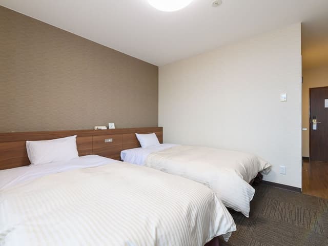 Western Room With Shared Washroom- Twin