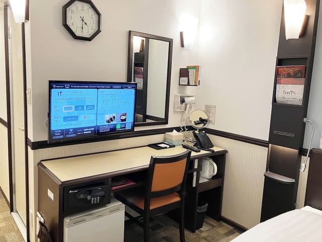 Standard Single Room, Smoking