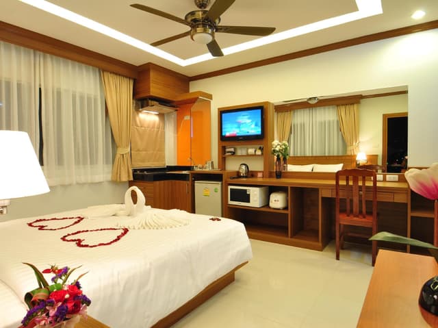 Deluxe Room with Kitchenette