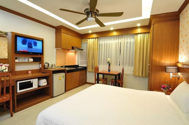 Deluxe Room with Kitchenette